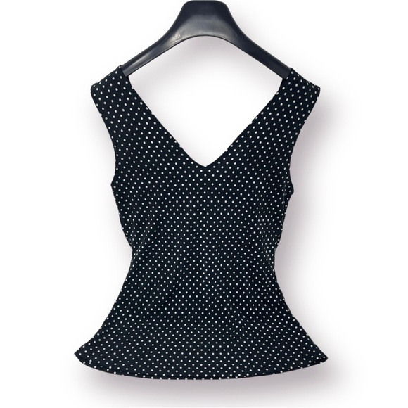 🛍️FINAL SALE🛍️ XXI Black & White Polka Dot Sleeveless V-neck w/ Lace Trim Blouse - Picture 3 of 7